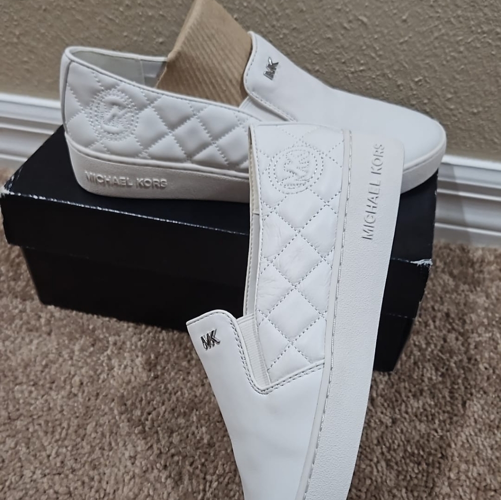 Brand new Michael Kors woman shoes size 7